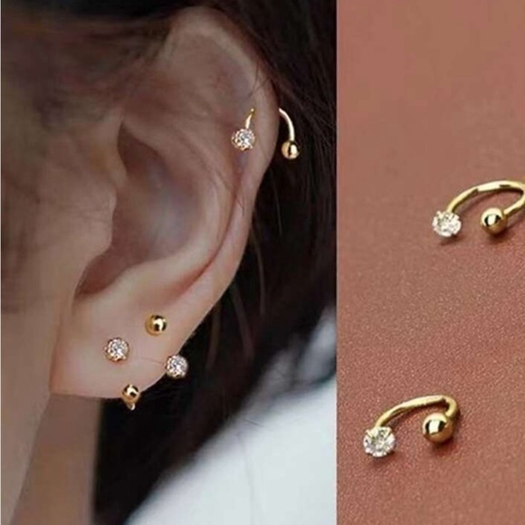 2pcs Stainless Steel C-Shape Ear Studs With Cubic Zi rconia For Women. - Picture 1 of 2